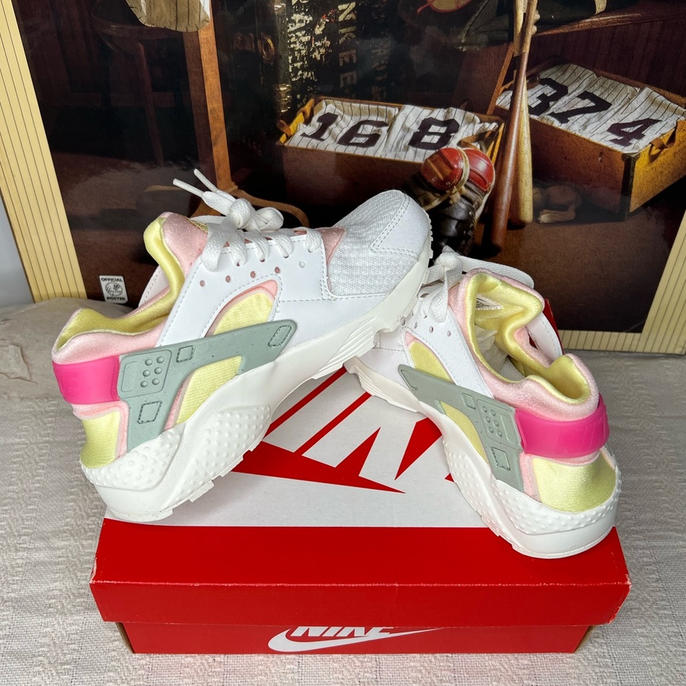‼️SOLD‼️Nike Huarache Run GS S - Picture 2 of 6